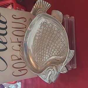 Silver fish 12 1/2 Long And 8 1,/2 Wide